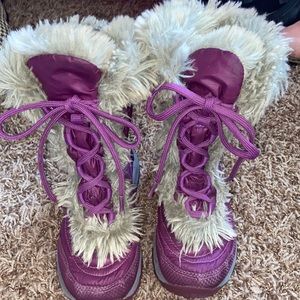 Girls size 11 The North Face snow boots.